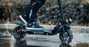 Kátyús utakra tervezték az iScooter iX4 elektromos rollert