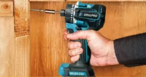 Fúr és csavaroz is a Drillpro kefe nélküli csavarhúzója