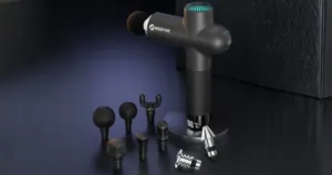 Izomláz ellen itt a Booster Lightsaber masszázspisztoly